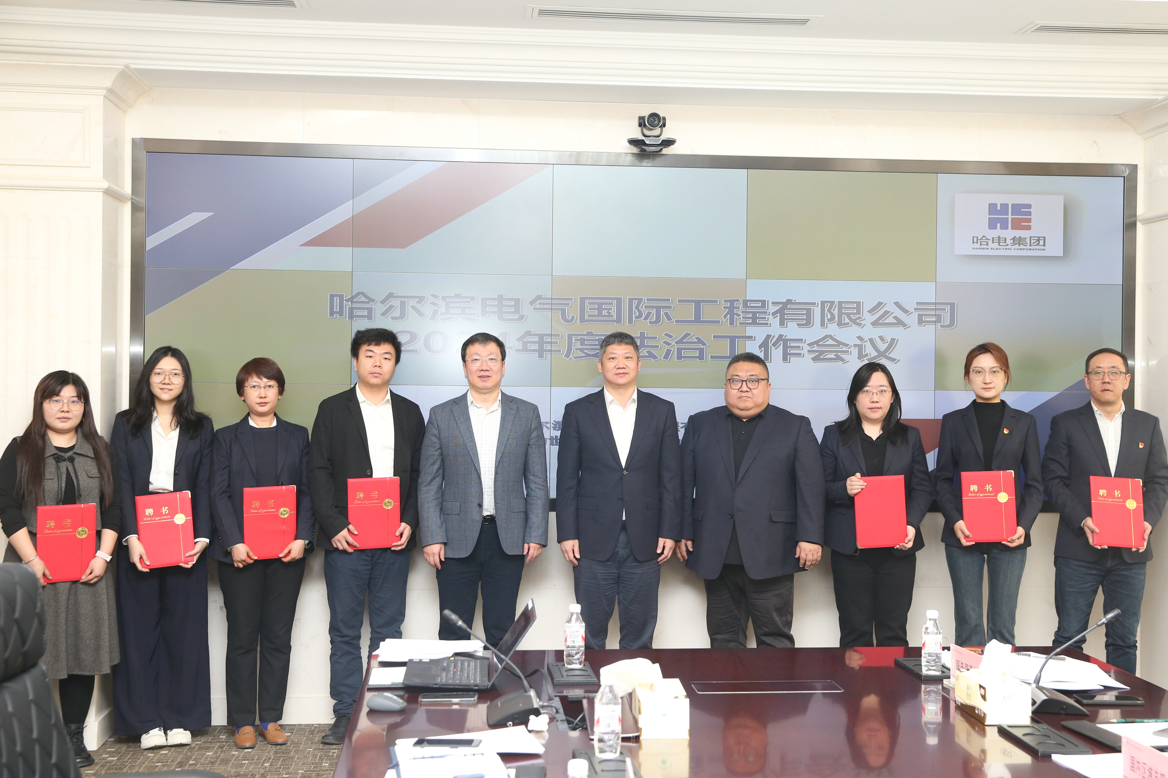 365集团国际为部分重点部门法律顾问颁发聘书.jpg 365集团国际为部分重点部门法律顾问颁发聘书.jpg